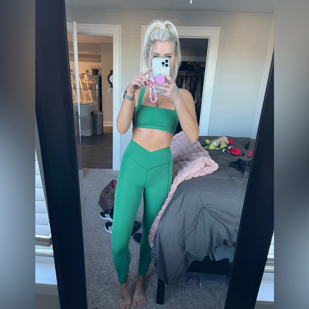 Aerie crossover workout set